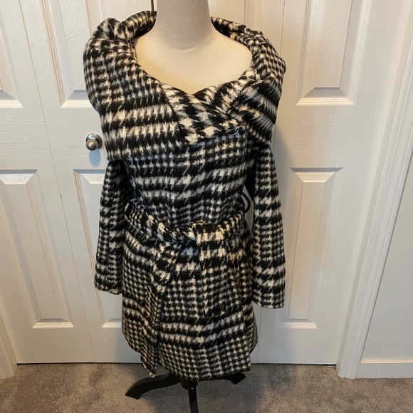 Zara Jackets & Blazers - Zara size M coat